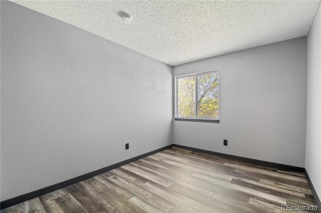 4860 E 120th Place