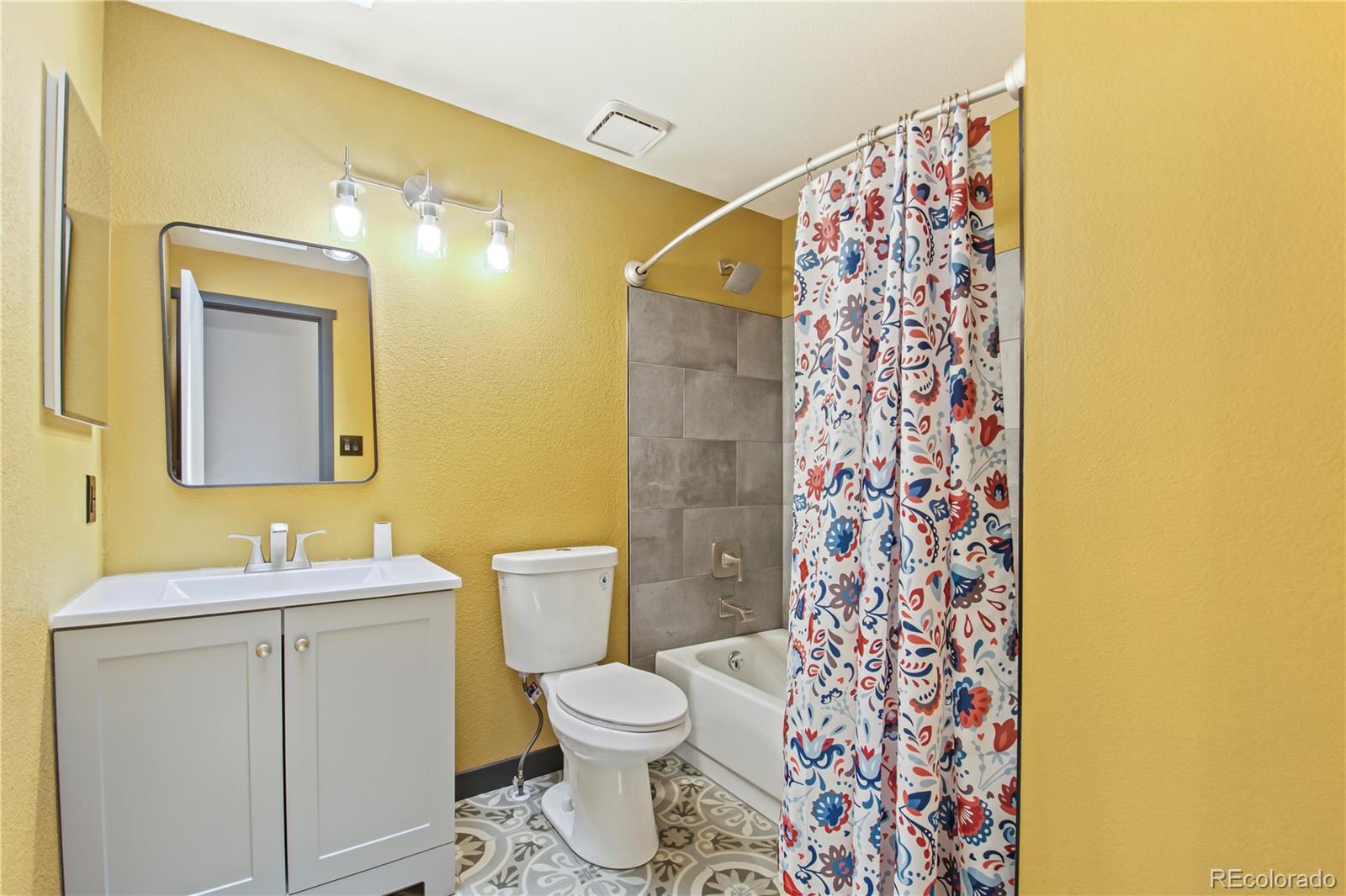 4860 E 120th Place