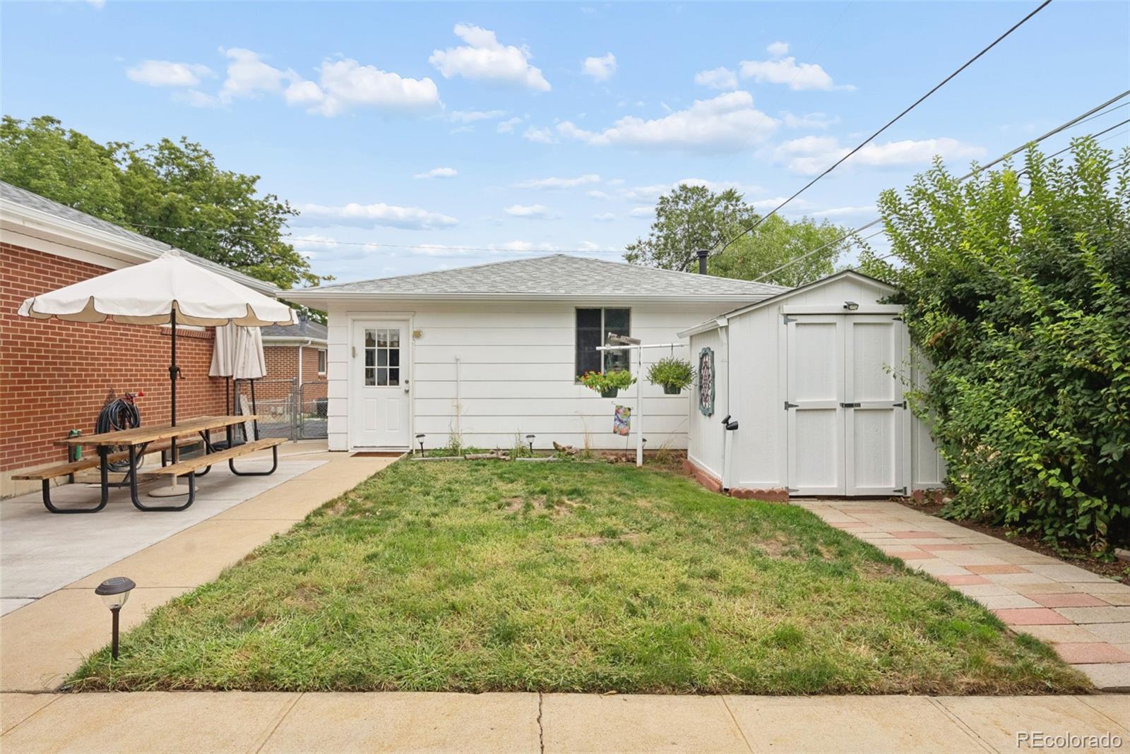 1922 Graves Court