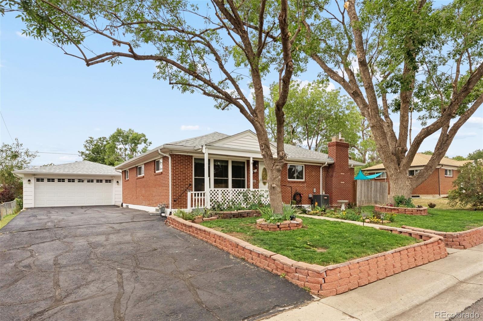 1922 Graves Court