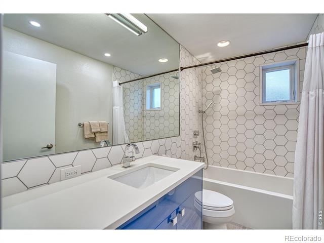 375 Bates Avenue