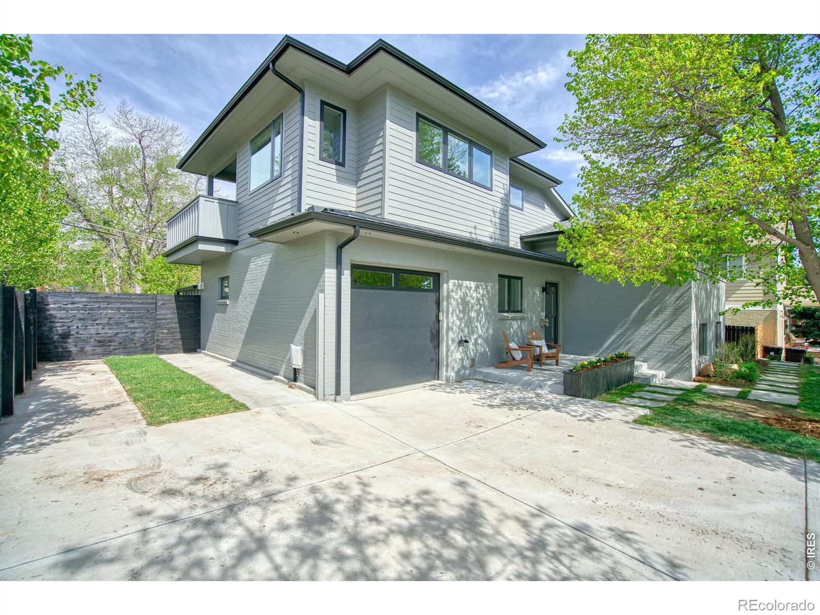375 Bates Avenue