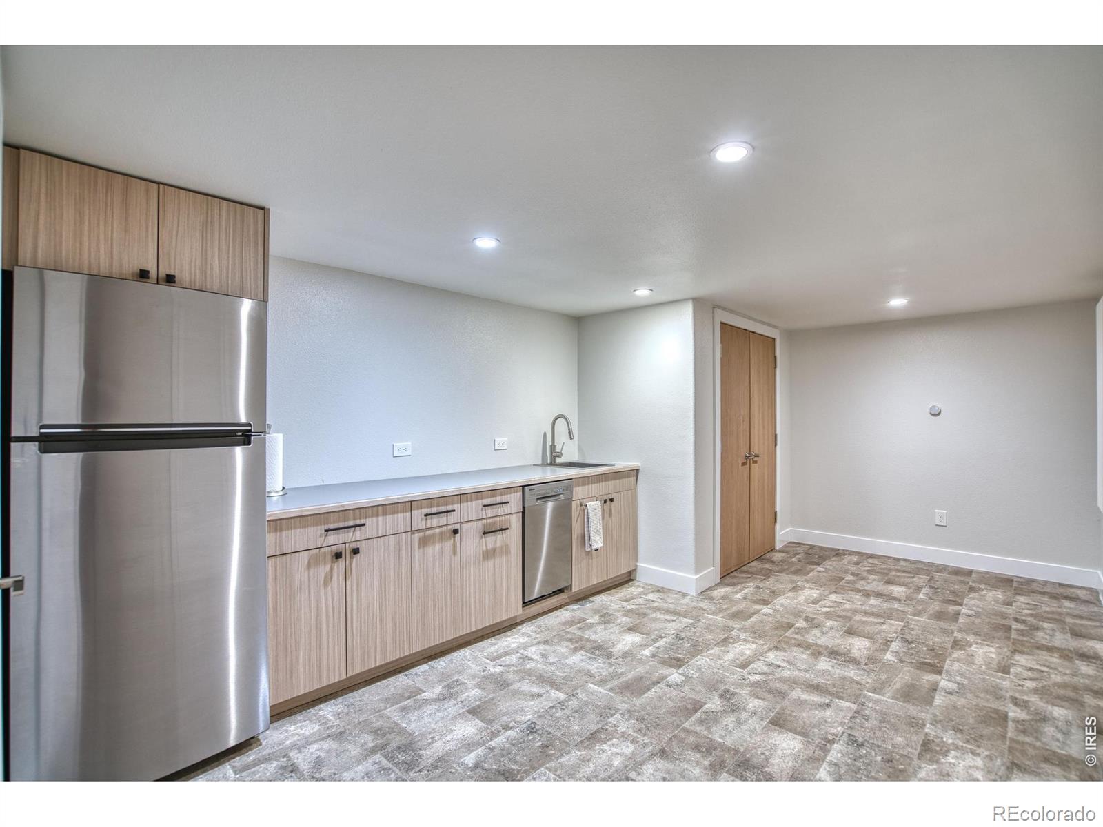 375 Bates Avenue