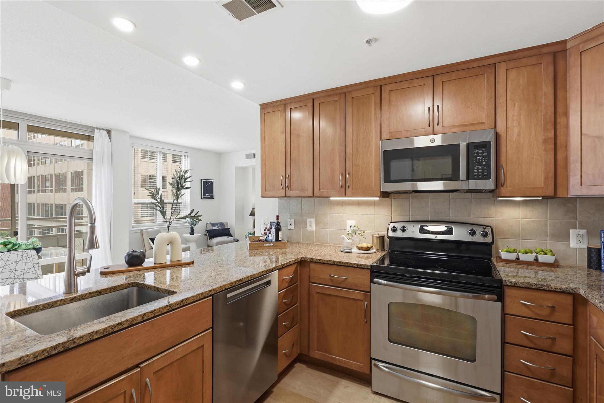 888 QUINCY STREET 510