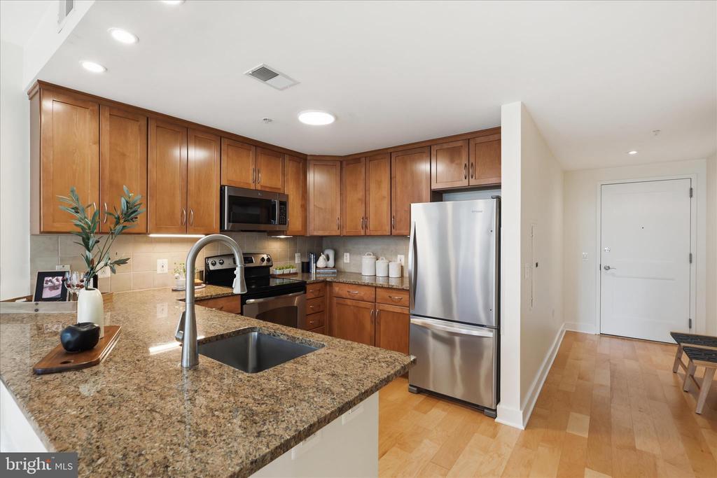 888 QUINCY STREET 510