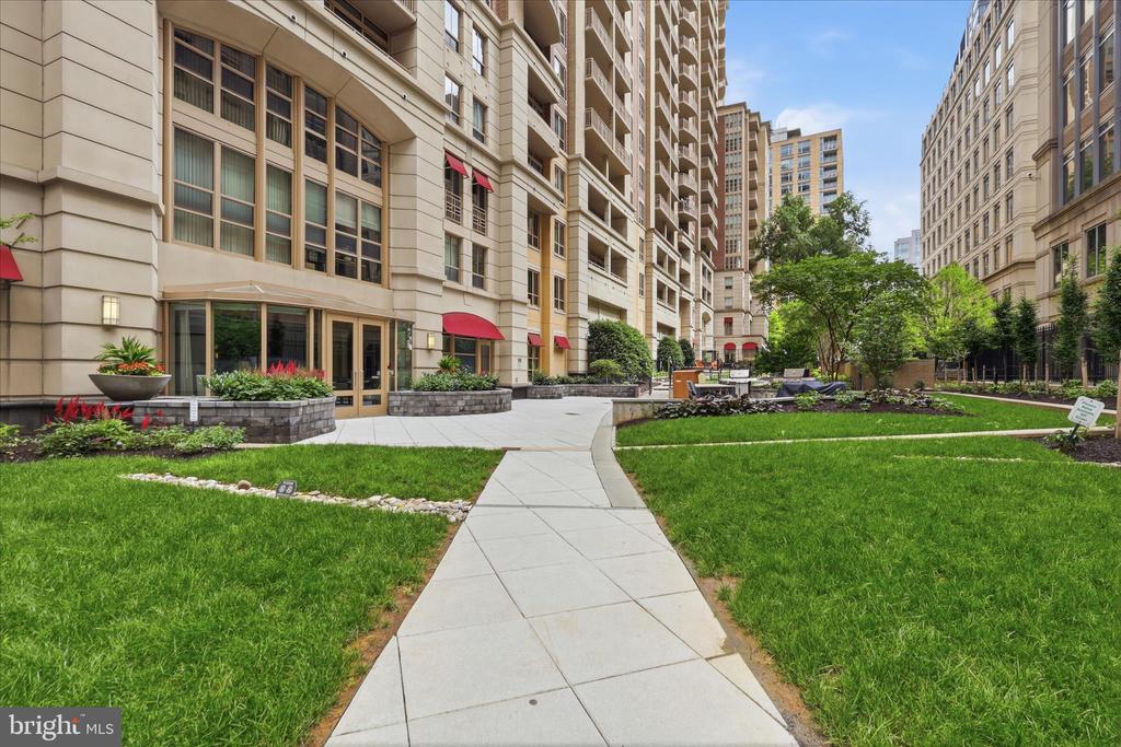 888 QUINCY STREET 510