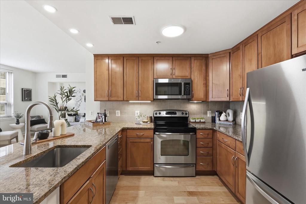 888 QUINCY STREET 510