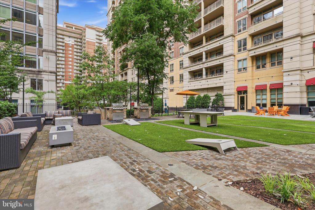 888 QUINCY STREET 510