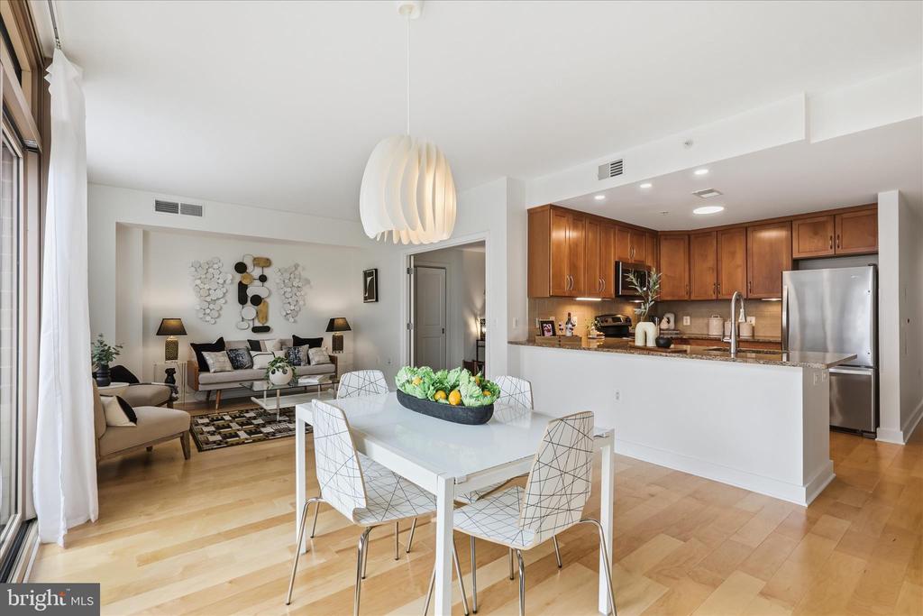 888 QUINCY STREET 510