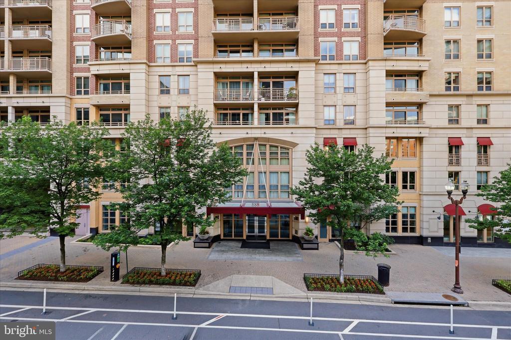 888 QUINCY STREET 510