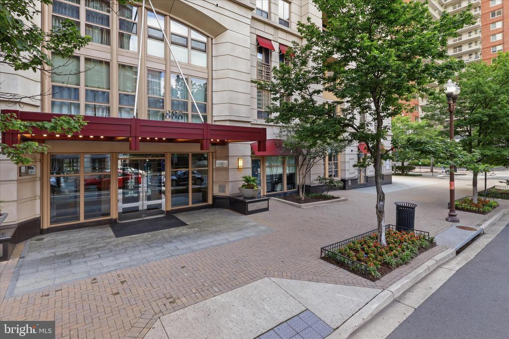888 QUINCY STREET 510