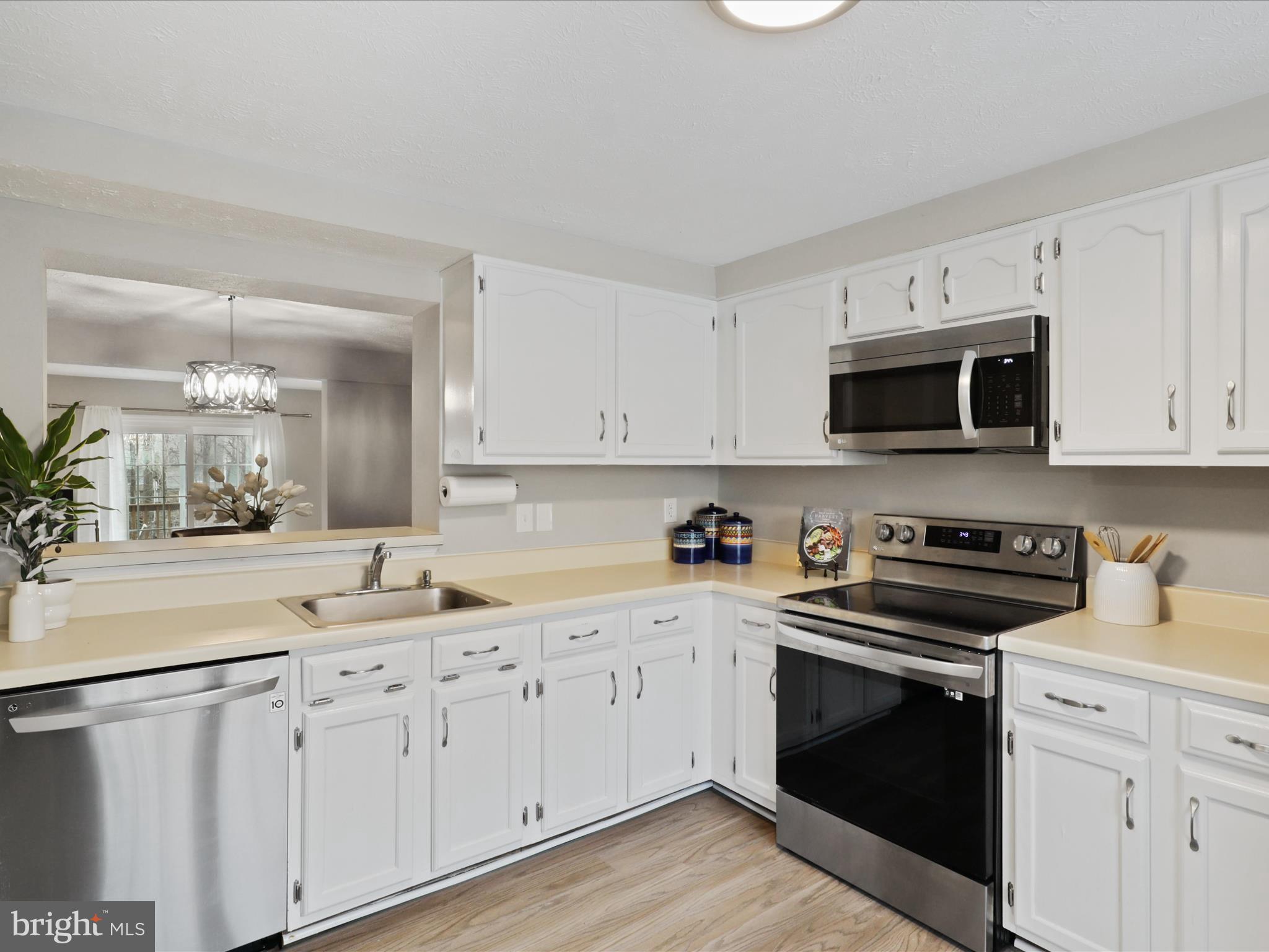 1561 Autumn Ridge Circle