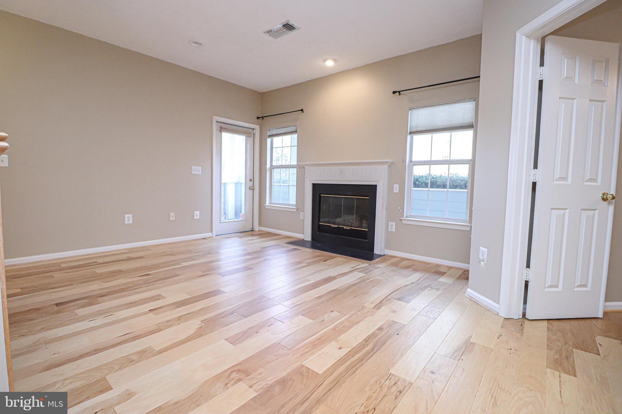 1708 LAKE SHORE CREST DR #13