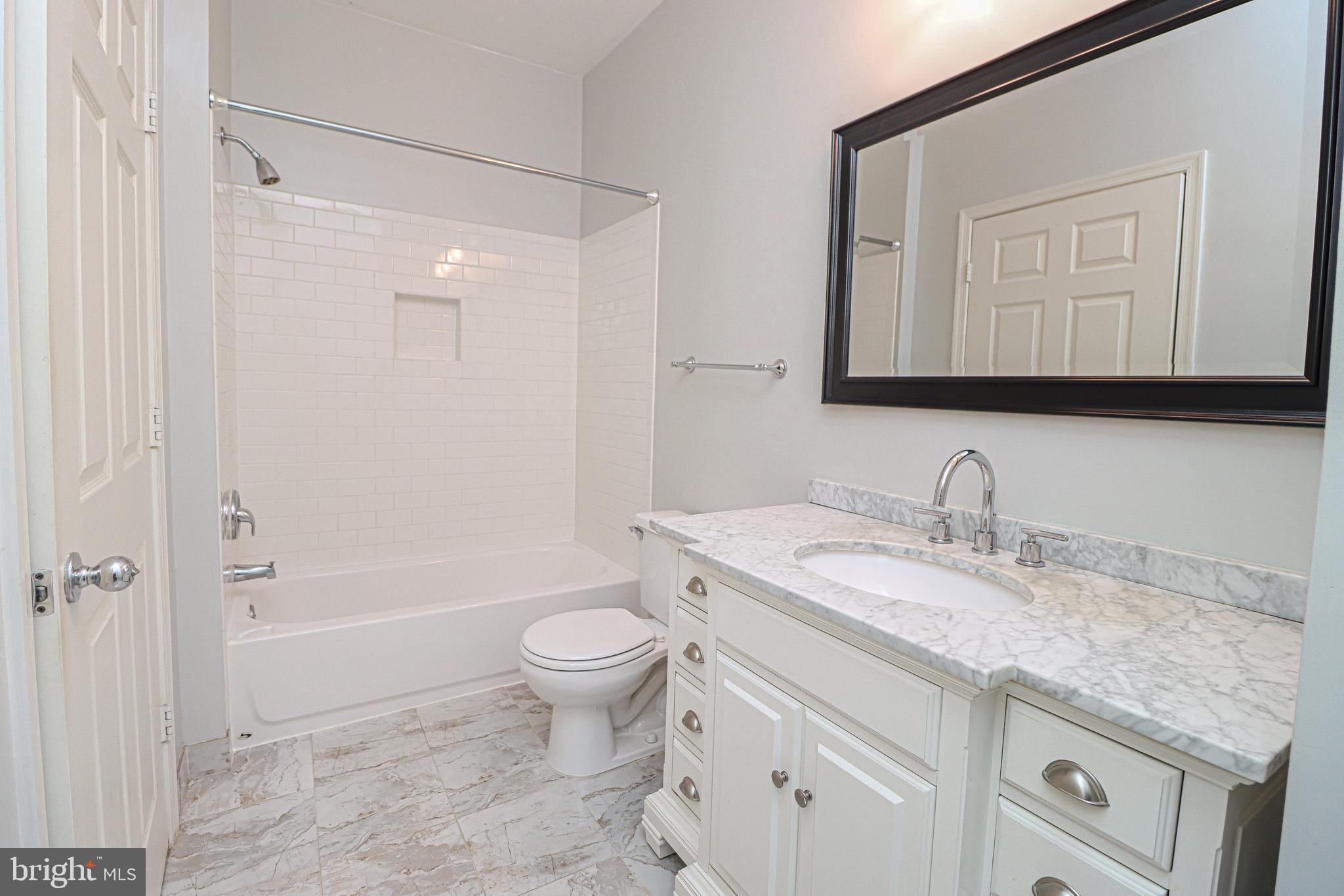 1708 LAKE SHORE CREST DR #13