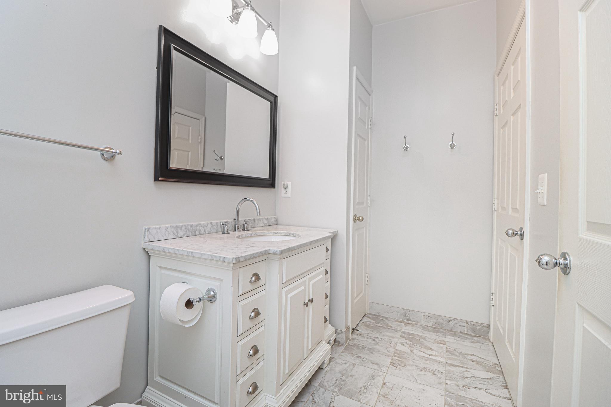 1708 LAKE SHORE CREST DR #13