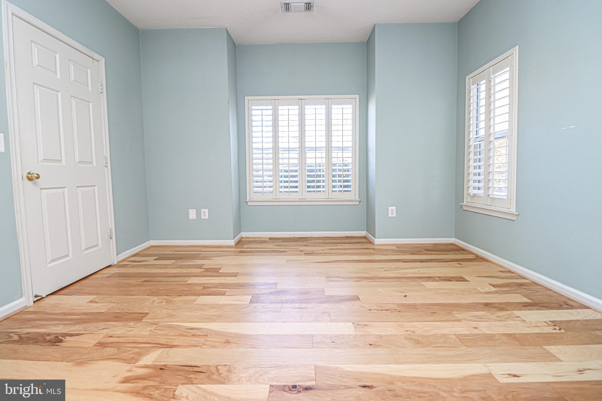 1708 LAKE SHORE CREST DR #13