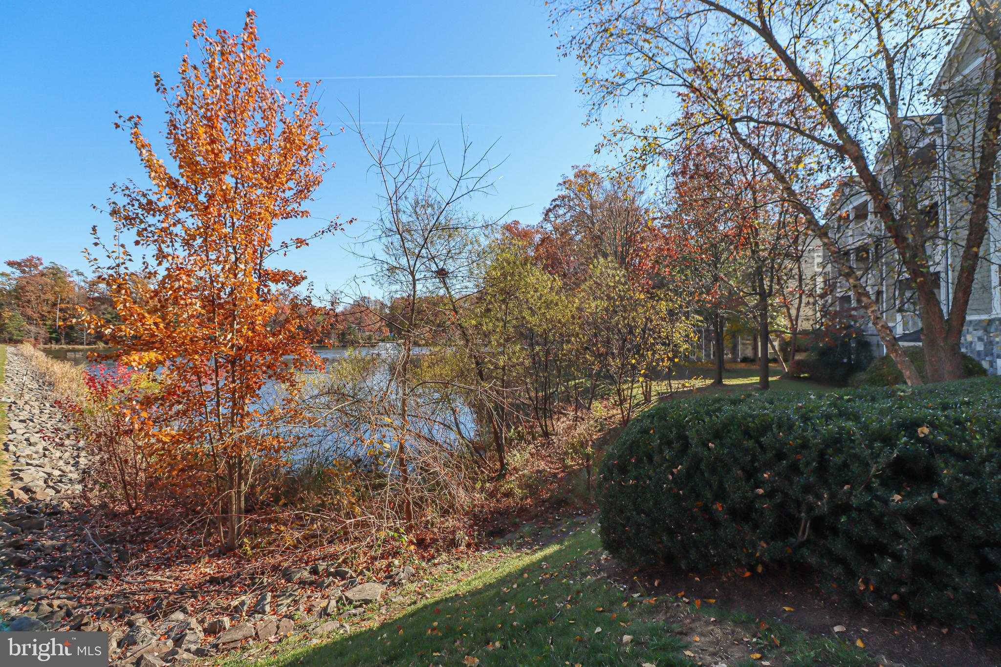 1708 LAKE SHORE CREST DR #13