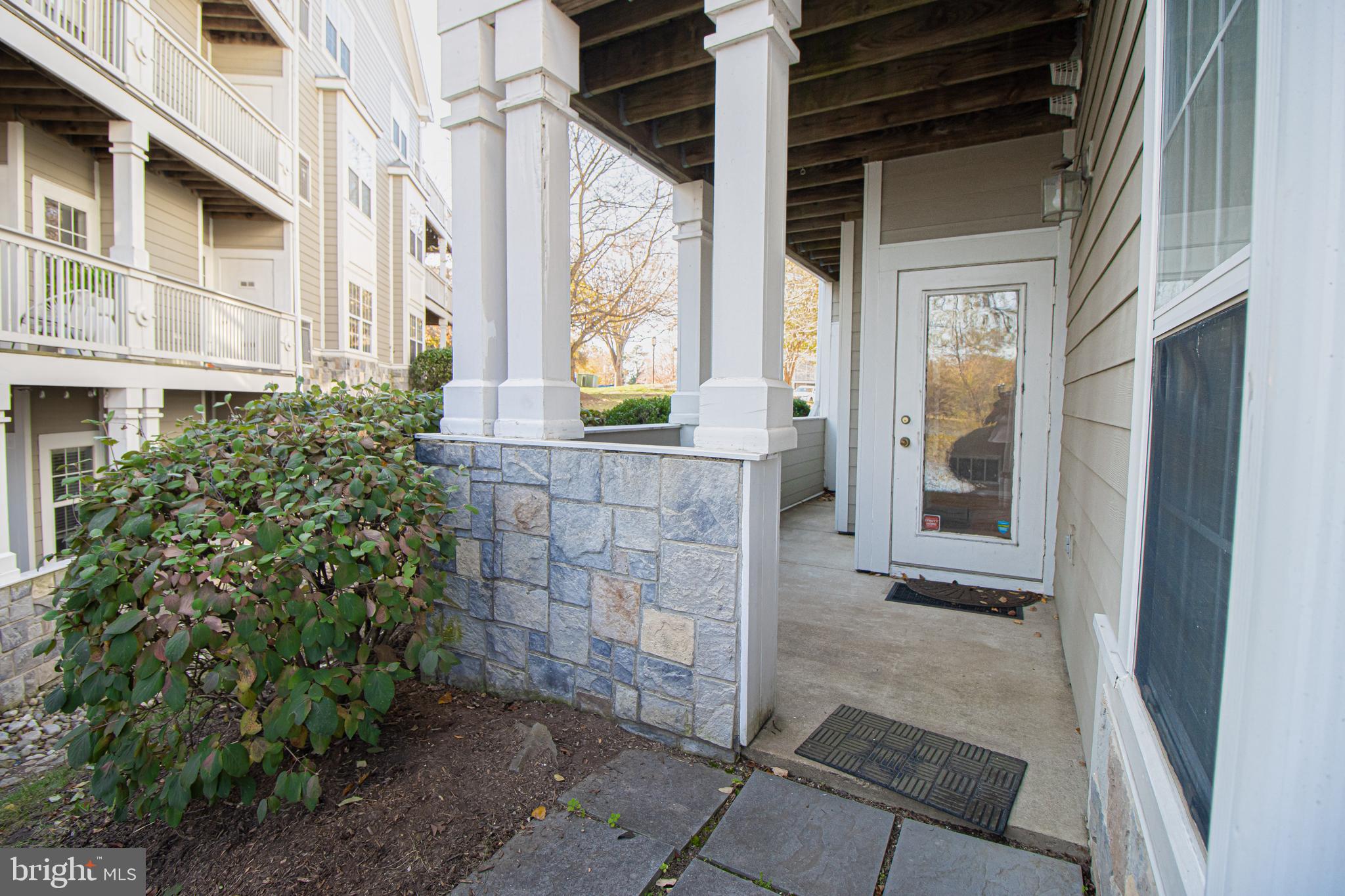 1708 LAKE SHORE CREST DR #13