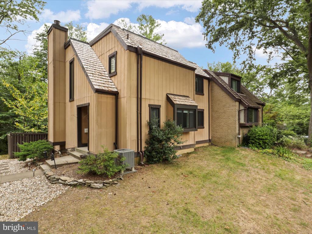 1509 FARSTA CT