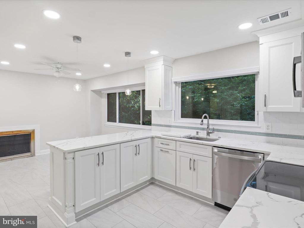 1509 FARSTA CT