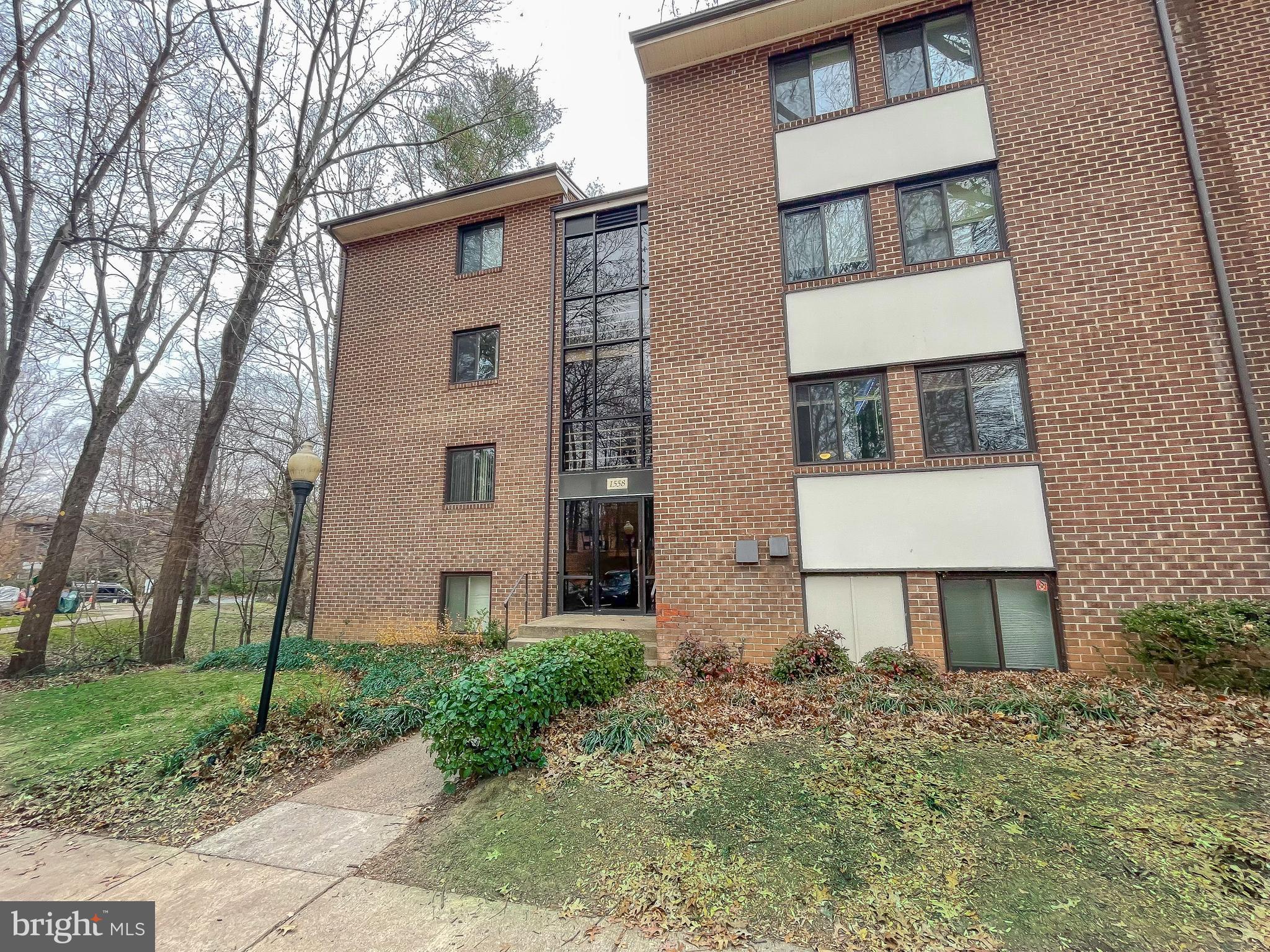 1558 NORTHGATE SQ #1558-11A