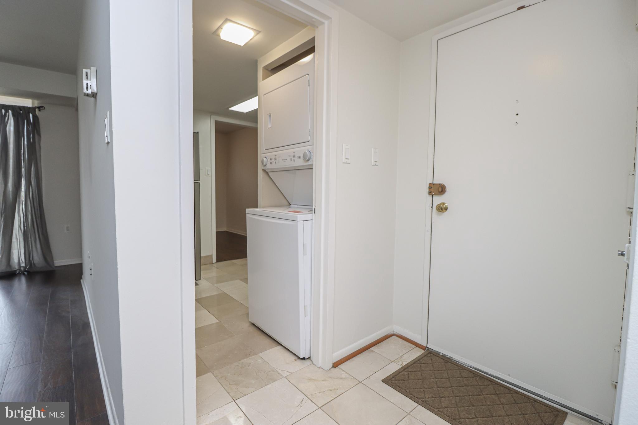 1558 NORTHGATE SQ #1558-11A