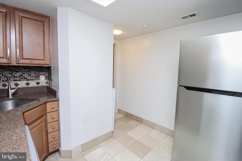 1558 NORTHGATE SQ #1558-11A