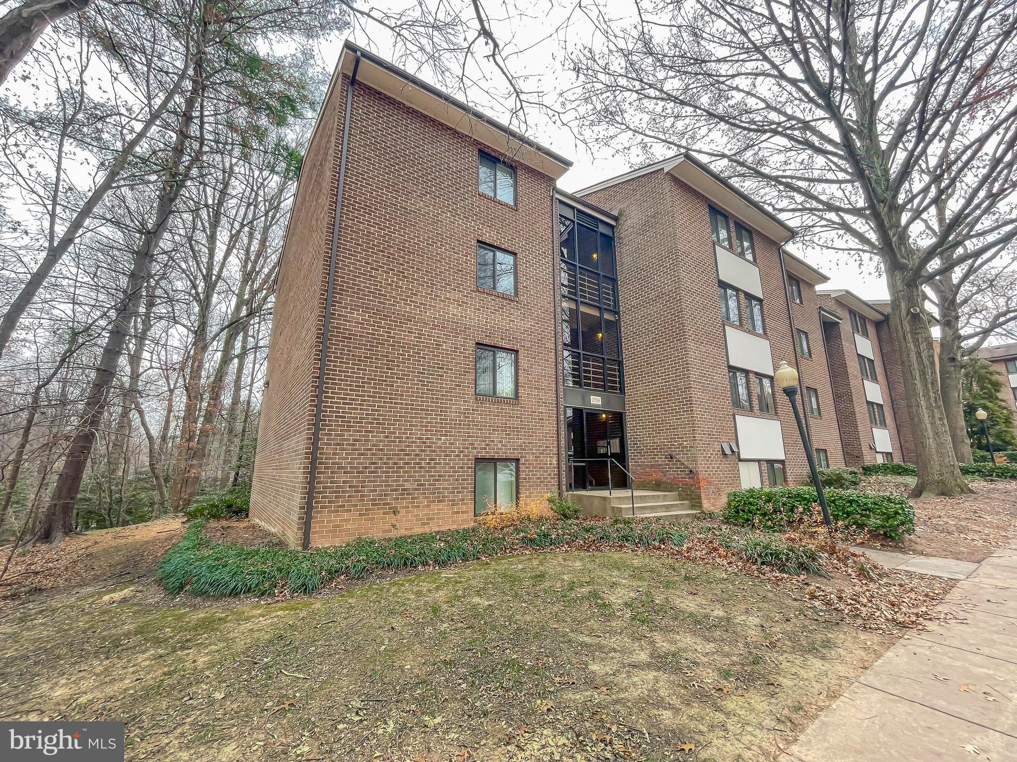 1558 NORTHGATE SQ #1558-11A