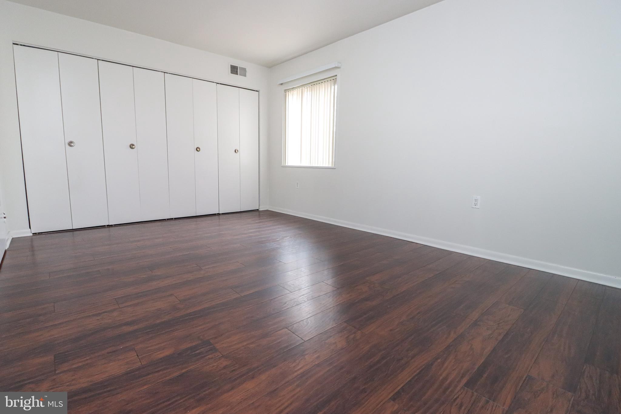 1558 NORTHGATE SQ #1558-11A