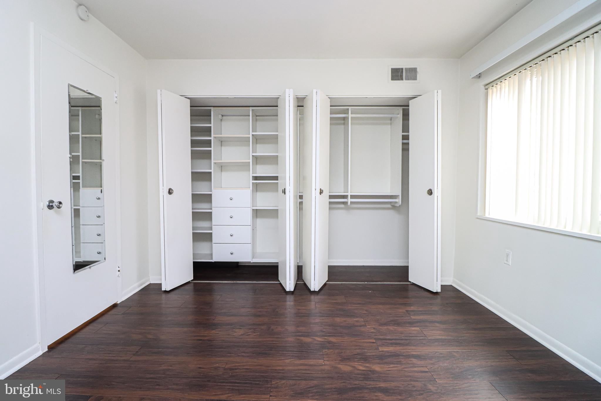 1558 NORTHGATE SQ #1558-11A