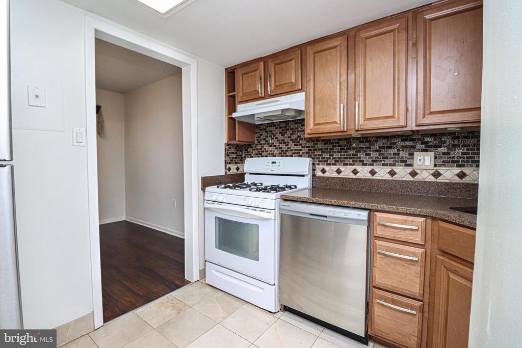 1558 NORTHGATE SQ #1558-11A