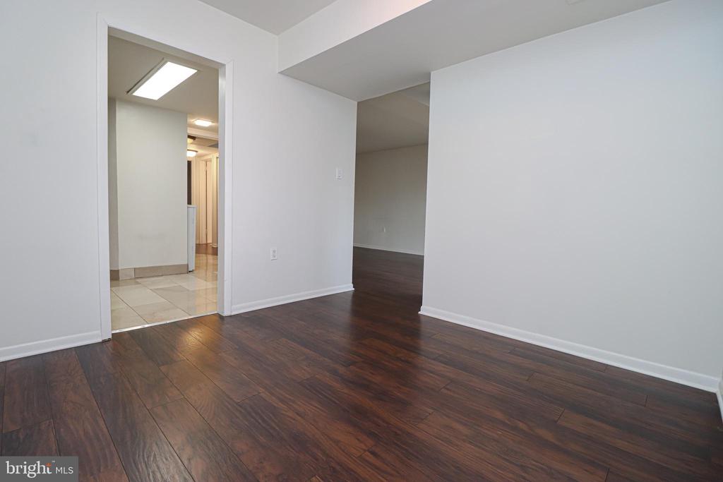 1558 NORTHGATE SQ #1558-11A