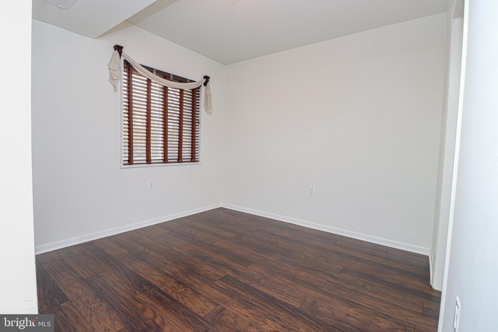 1558 NORTHGATE SQ #1558-11A