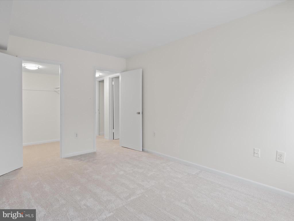 1534 Northgate Sq #12b