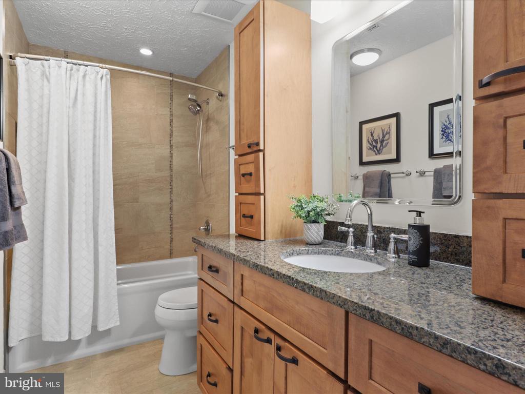 1317 Quail Ridge Dr