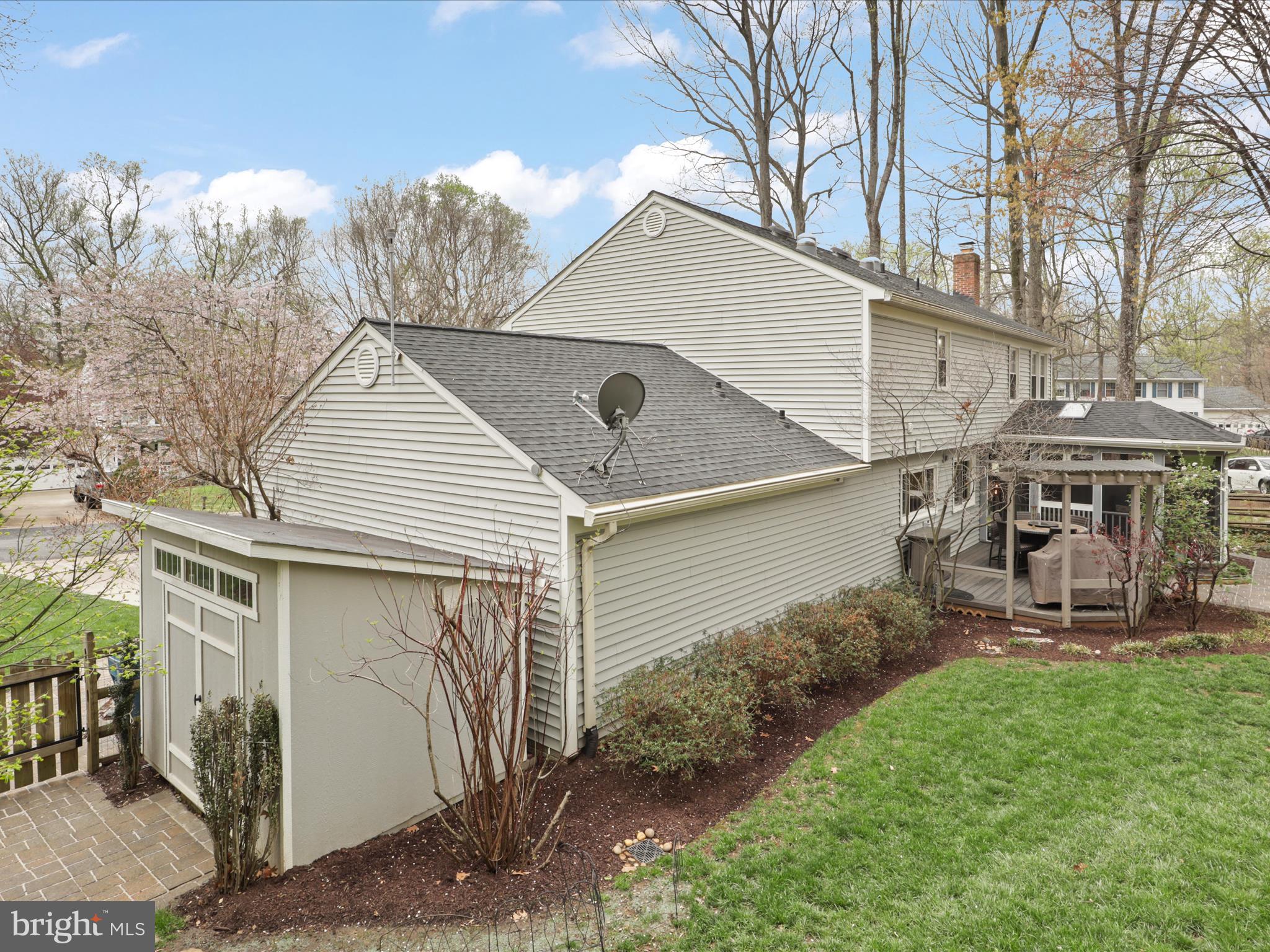 12033 Lake Newport Rd