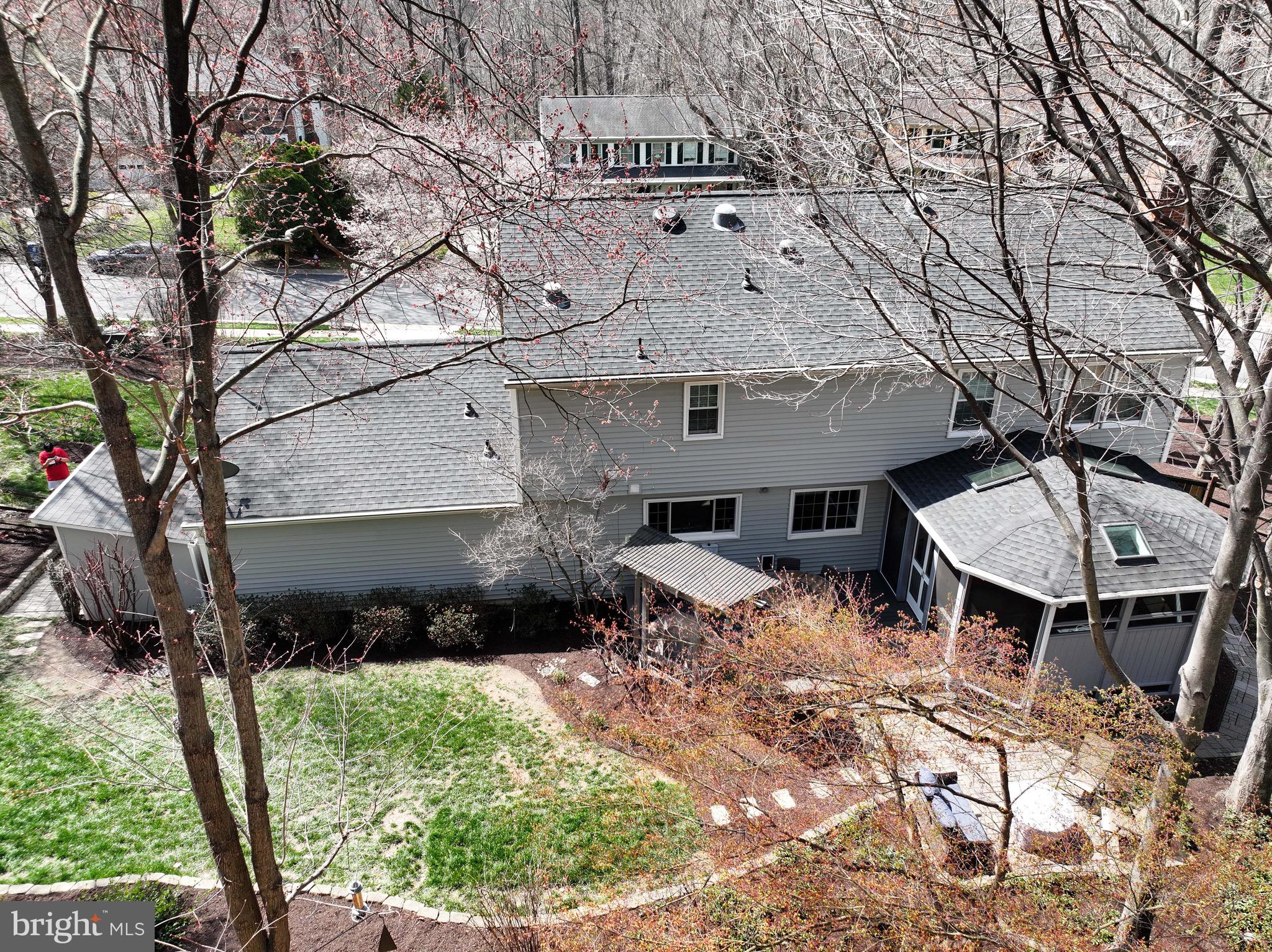 12033 Lake Newport Rd