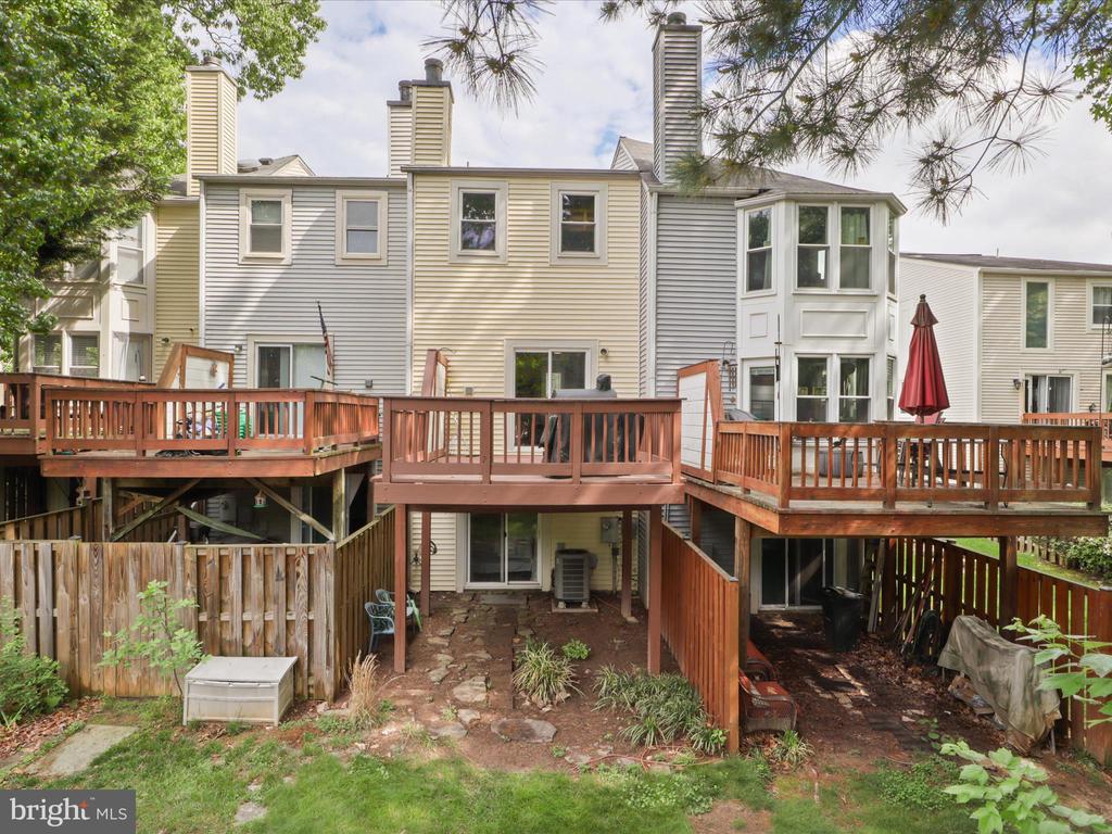 2161 Whisper Way