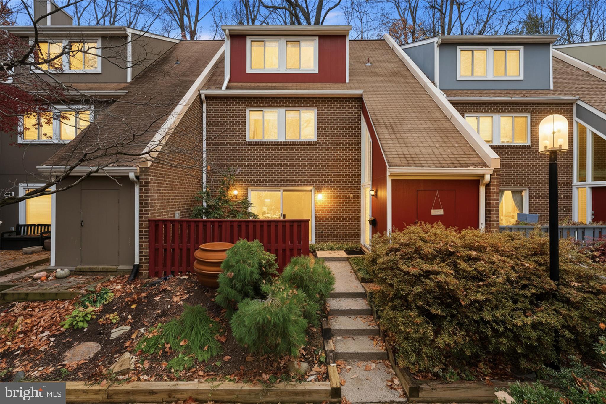 1432 GREENMONT COURT