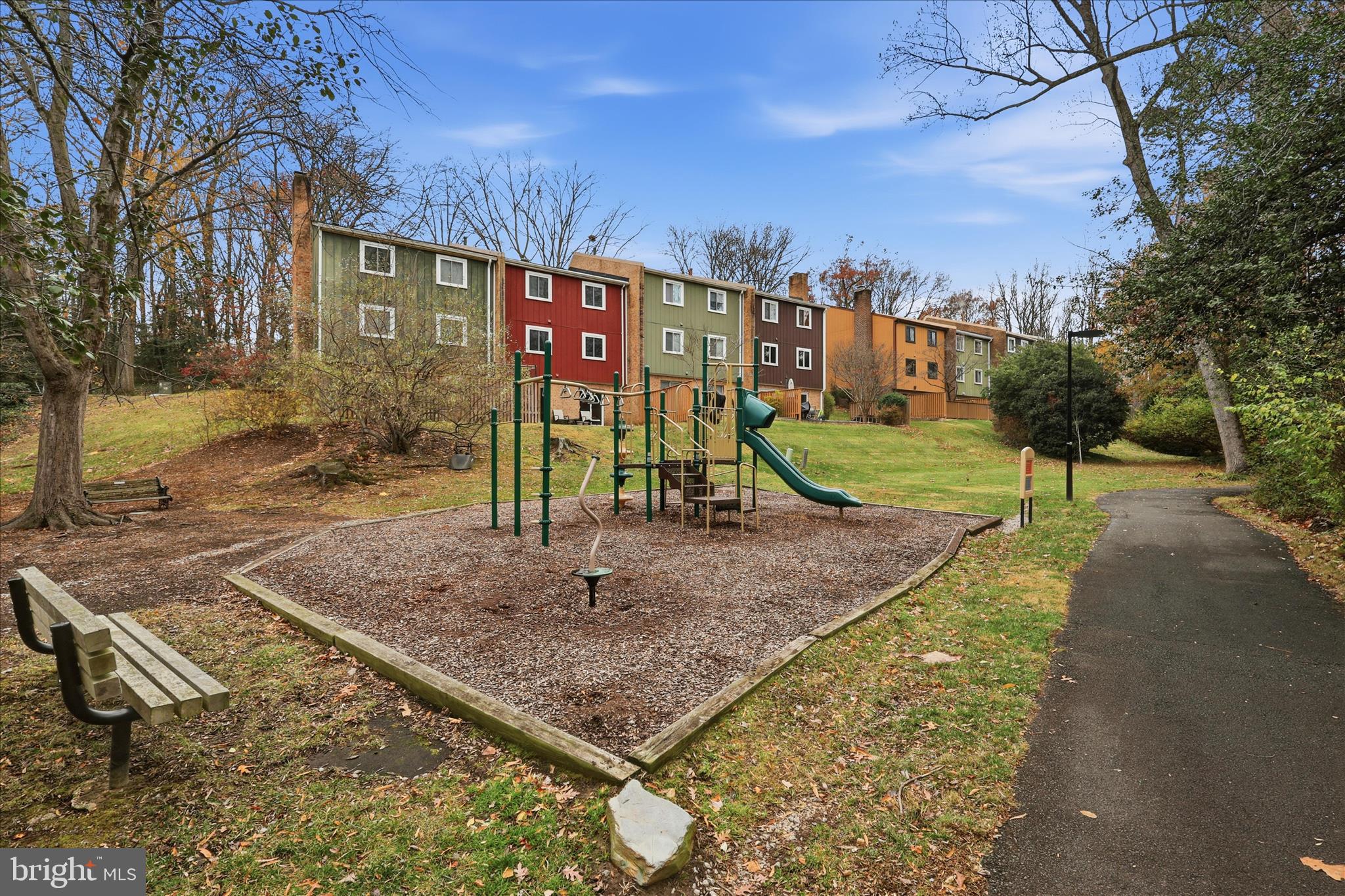 1432 GREENMONT COURT