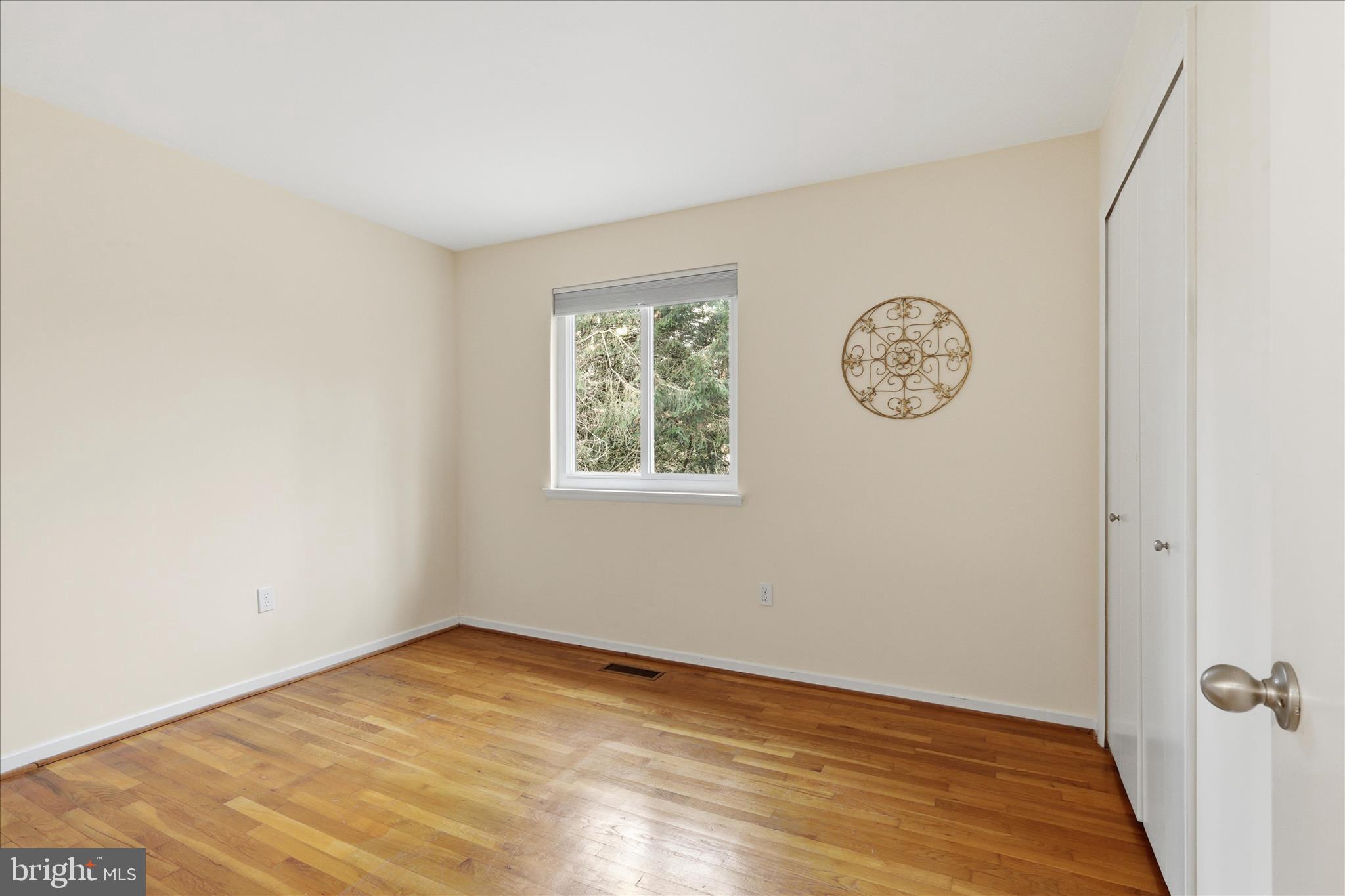 1432 GREENMONT COURT