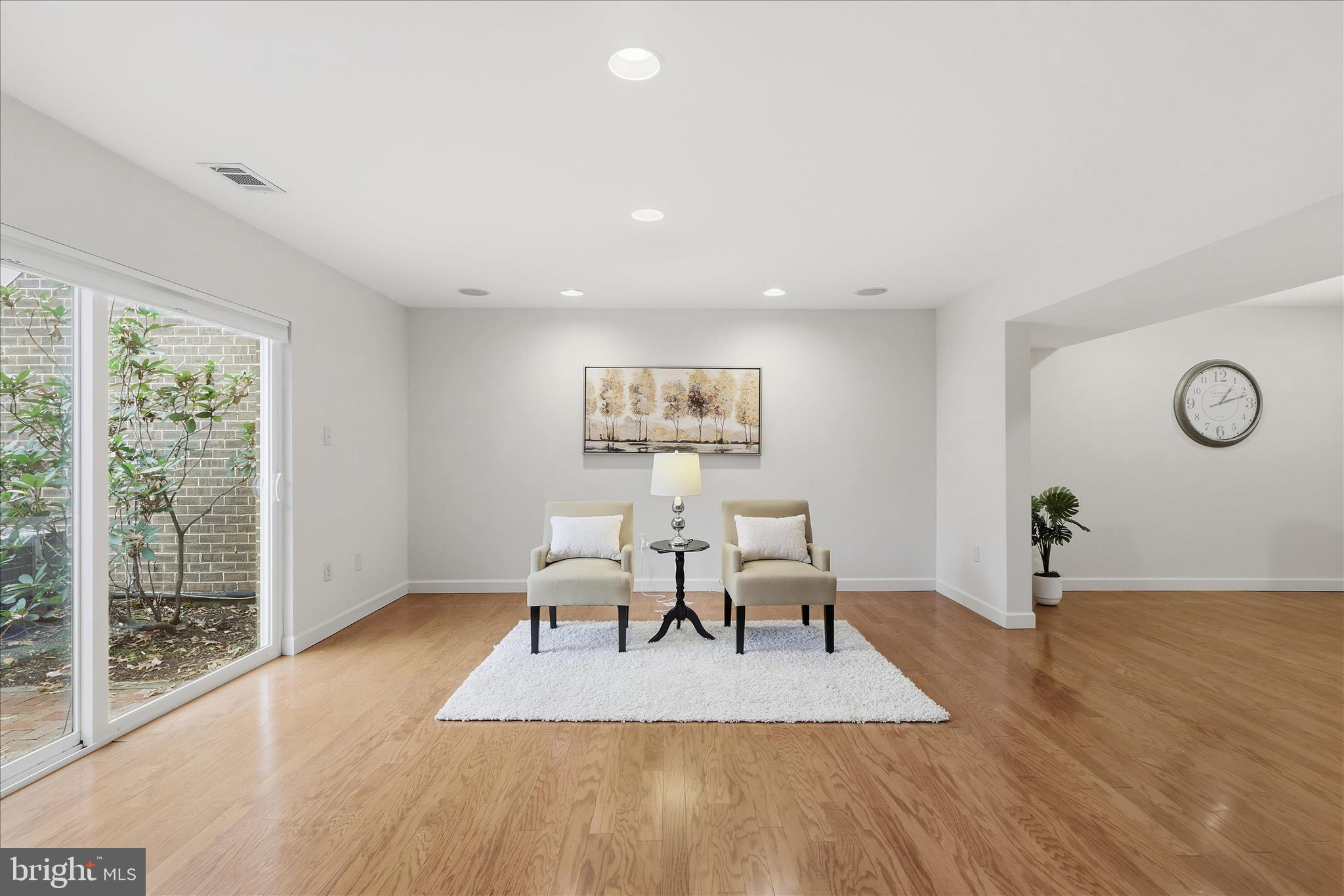 1432 GREENMONT COURT