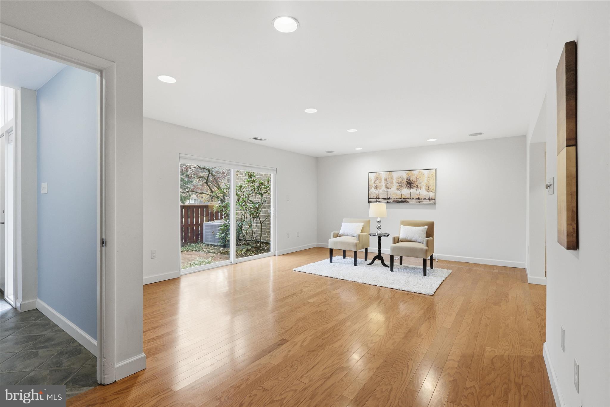 1432 GREENMONT COURT