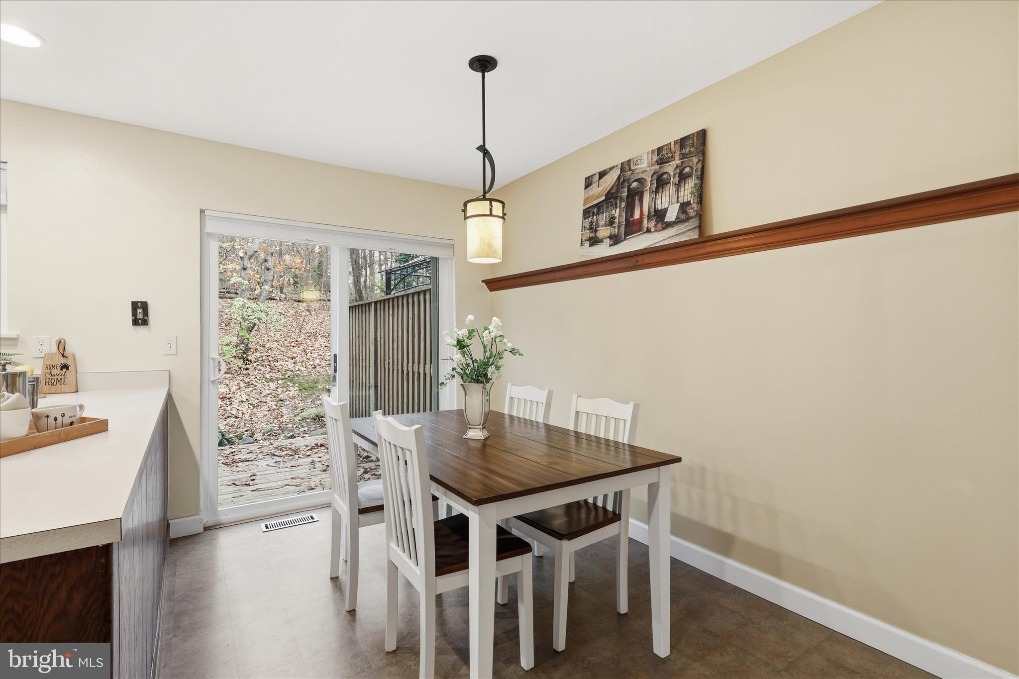 1432 GREENMONT COURT