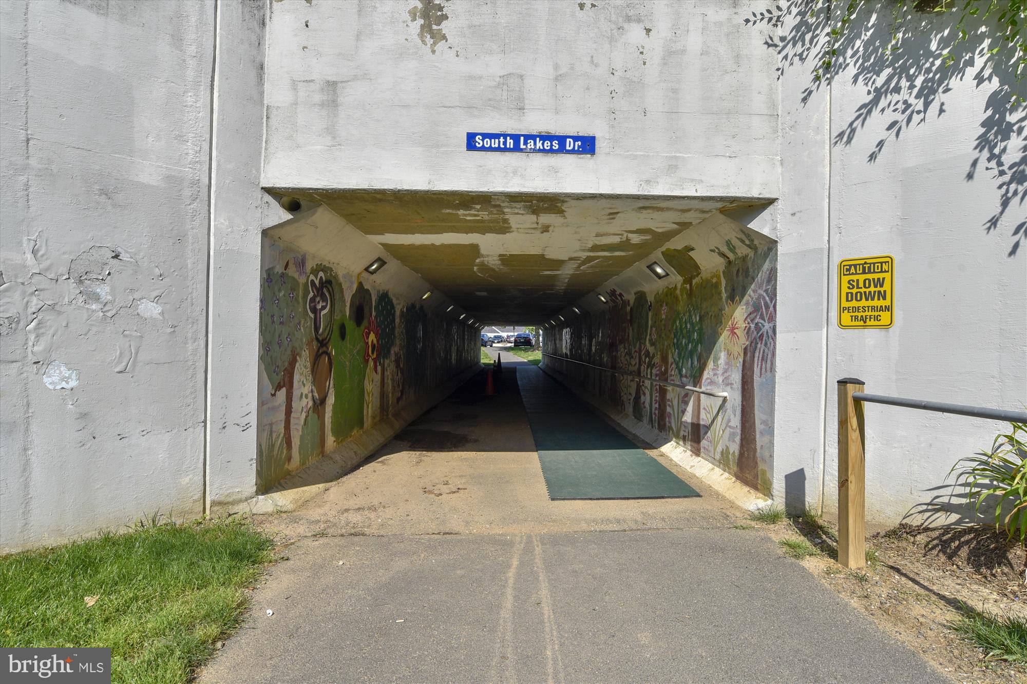 1963 VILLARIDGE DRIVE B 1963B