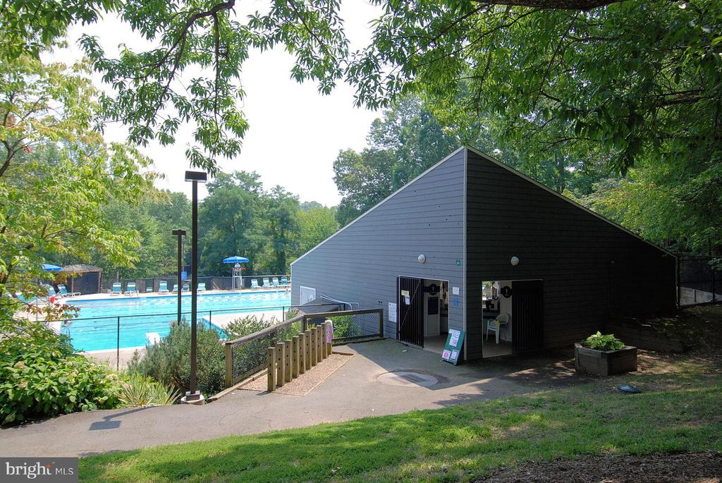 1963 VILLARIDGE DRIVE B 1963B
