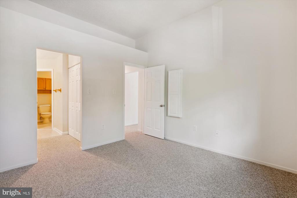 1963 VILLARIDGE DRIVE B 1963B