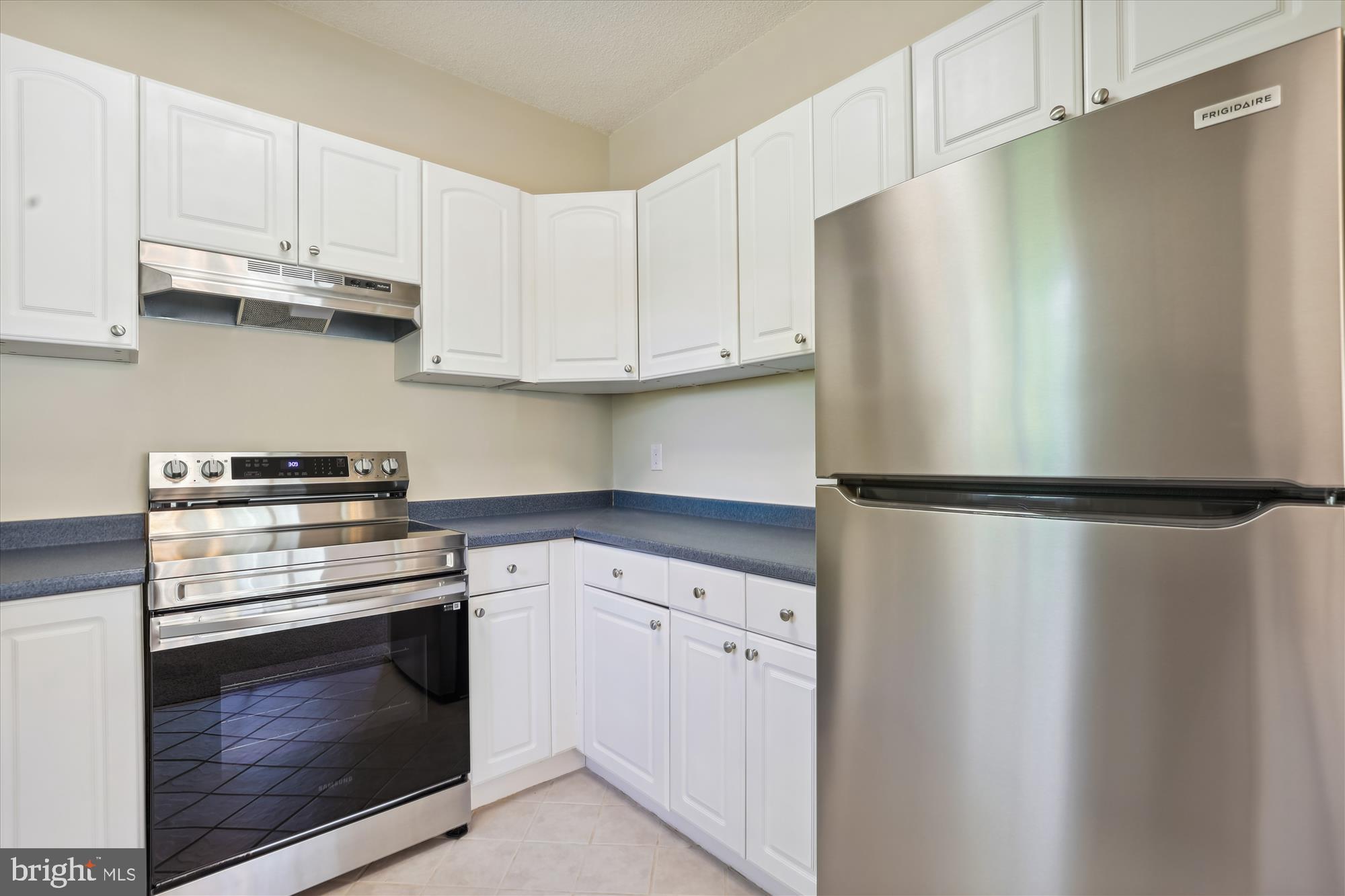 1963 VILLARIDGE DRIVE B 1963B