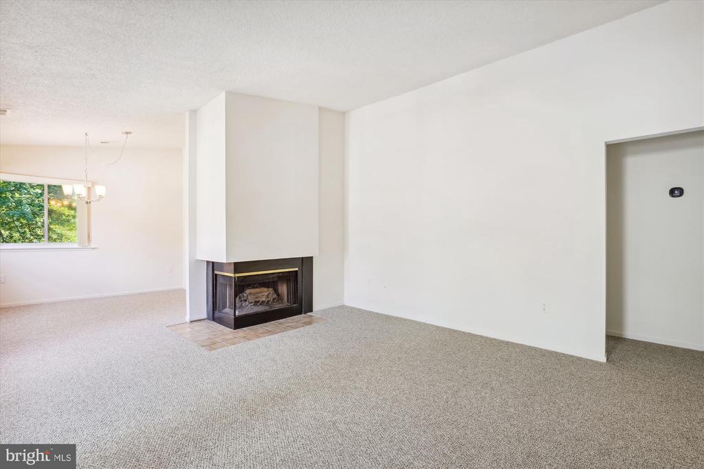 1963 VILLARIDGE DRIVE B 1963B