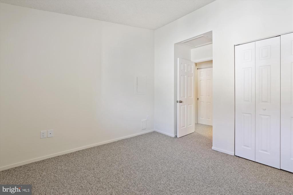 1963 VILLARIDGE DRIVE B 1963B